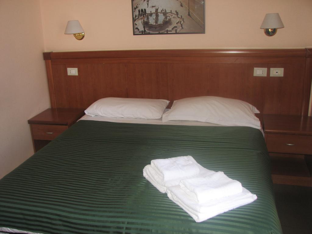 Serendipity Rome Room photo